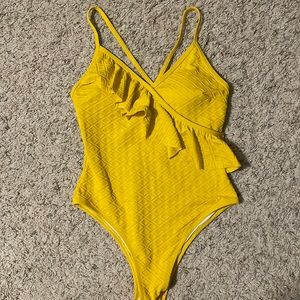 Cupshe Yellow Ruffle Suit